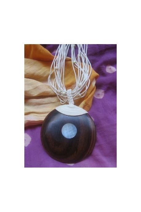 CO118 collier bois rond certi de fils et rond de nacre
